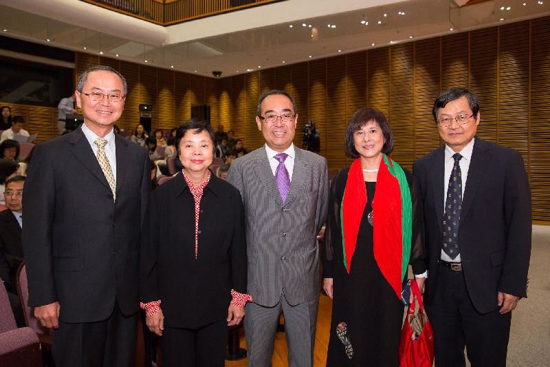 (From left) Professor Fok Tai Fai, Dr. Lam Bun Ching, Mr. David Mong, Ms. Cheung Man Yee and Professor Leung Yuen Sang pictured at the lecture.